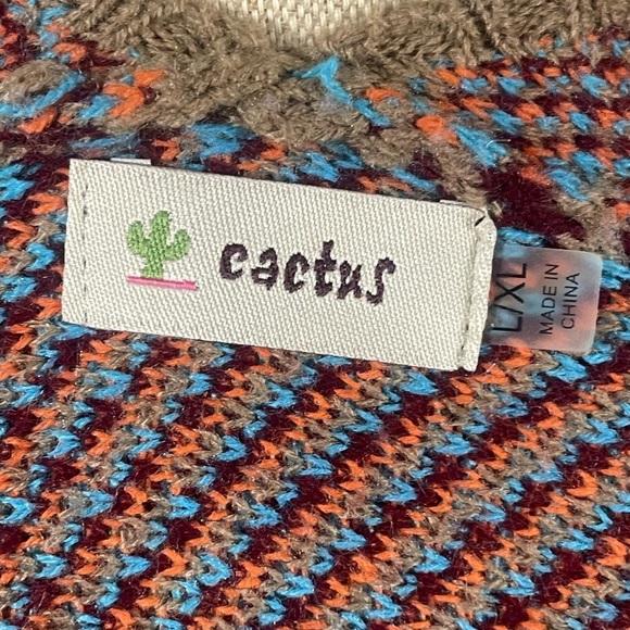 Cactus Patterned Poncho with Fringe Size L/XL - Picture 5 of 7